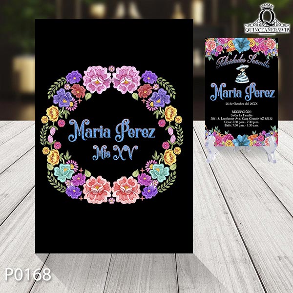 Frente de invitación de quinceañera con arreglo floral tema mexicana