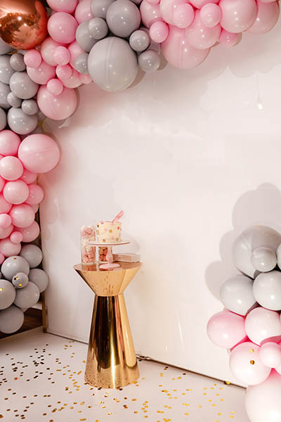 hermosa recepción en globos de 15 años