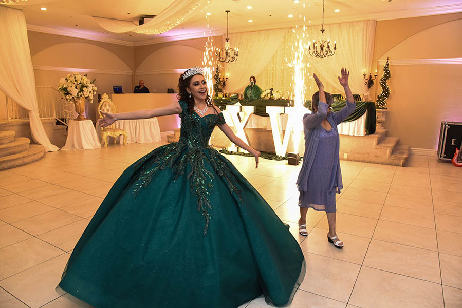 bailando canciones de vals en español