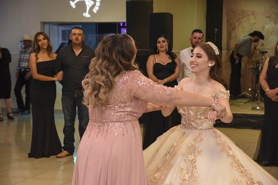 baile con canciones para una quinceañera en inglés