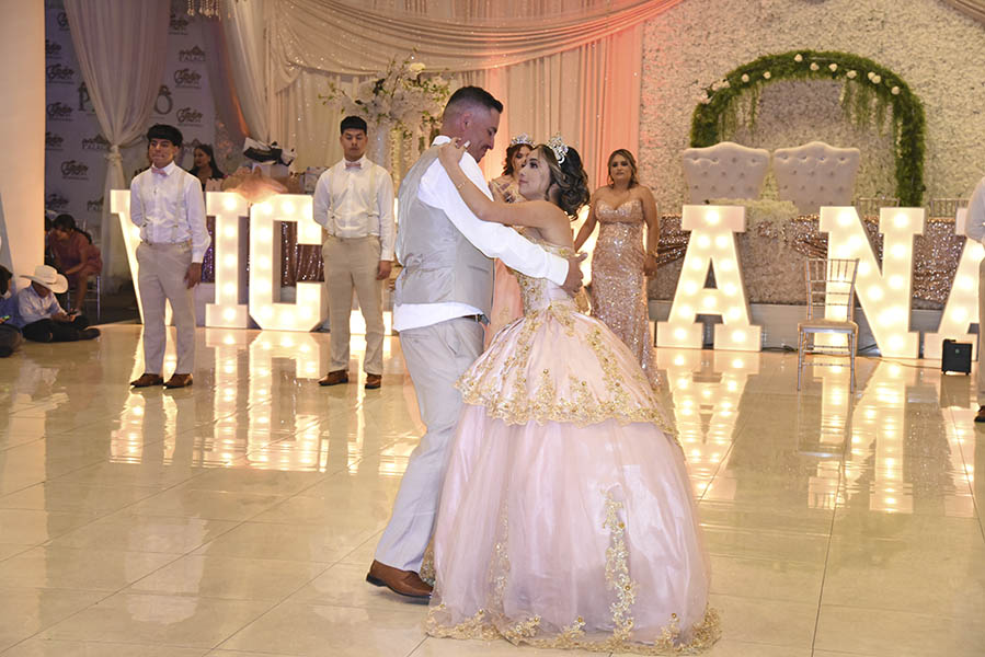 vals para bailar con papa quinceañera bailando